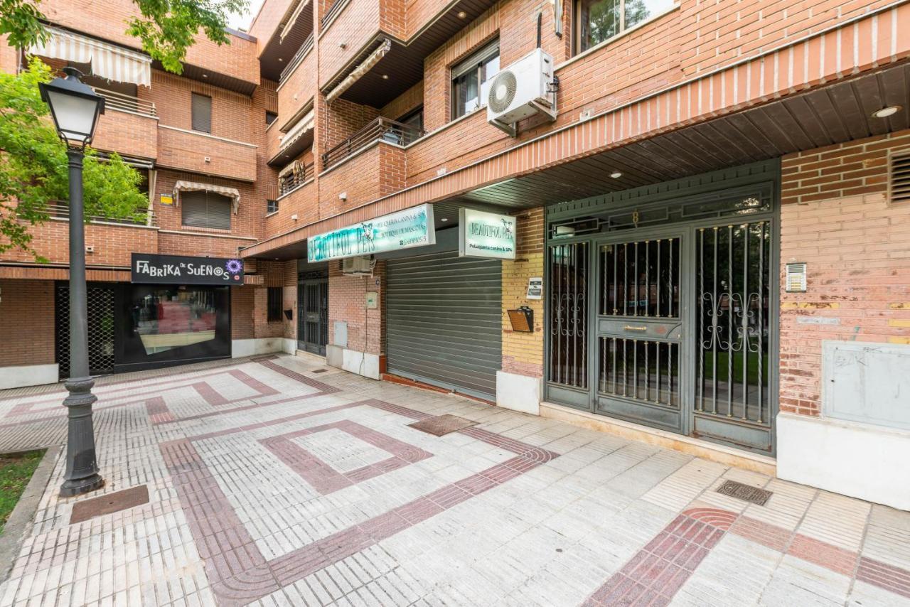 Bonita Habitacion Con Balcon Villaviciosa de Odón Kültér fotó
