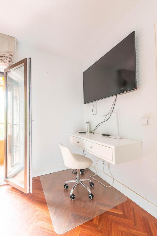 Bonita Habitacion Con Balcon Villaviciosa de Odón Kültér fotó