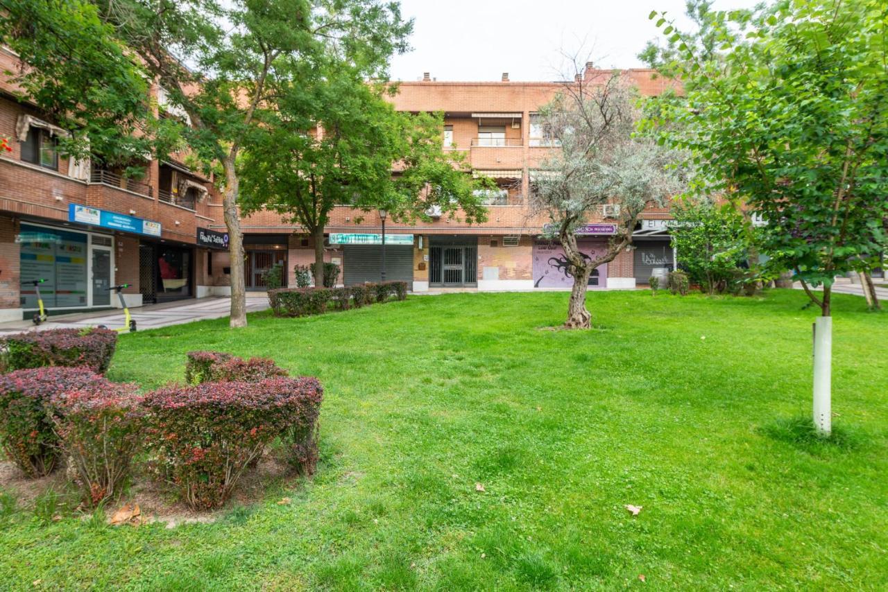 Bonita Habitacion Con Balcon Villaviciosa de Odón Kültér fotó